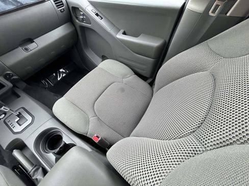 Used 2021 Nissan Frontier SV image 12