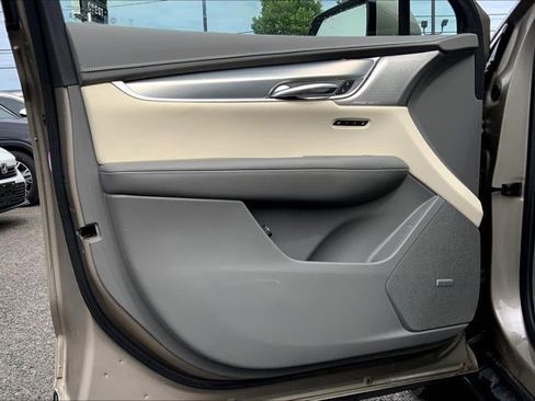 Used 2022 Cadillac XT5 Premium Luxury image 22