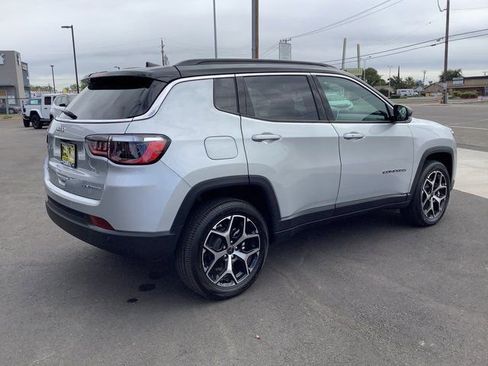 New 2026 Jeep Compass Limited image 30