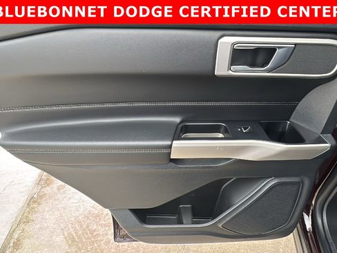 Used 2023 Ford Explorer XLT image 15