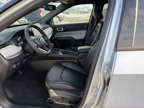 New 2026 Jeep Compass Limited image 8