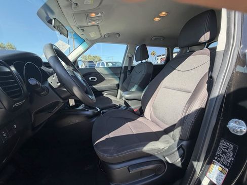 Used 2019 Kia Soul FWD image 9