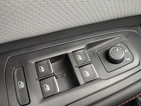 Certified 2025 Volkswagen Atlas Peak Edition SE image 27