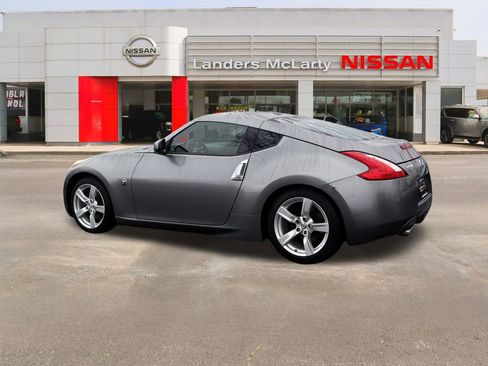 Used 2011 Nissan 370Z Touring image 5