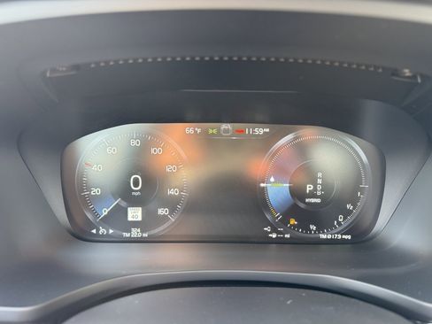 Used 2022 Volvo S60 T8 R-Design Expression w/ Premium Package image 17