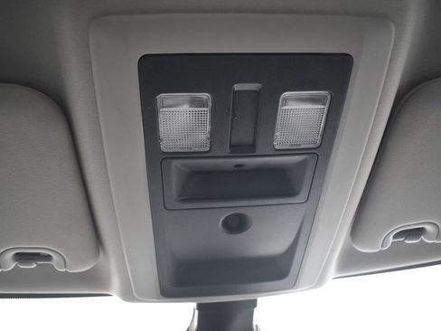 Used 2022 RAM 1500 Classic SLT image 23