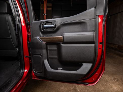 Used 2021 Chevrolet Silverado 1500 LT Trail Boss w/ Convenience Package II image 38