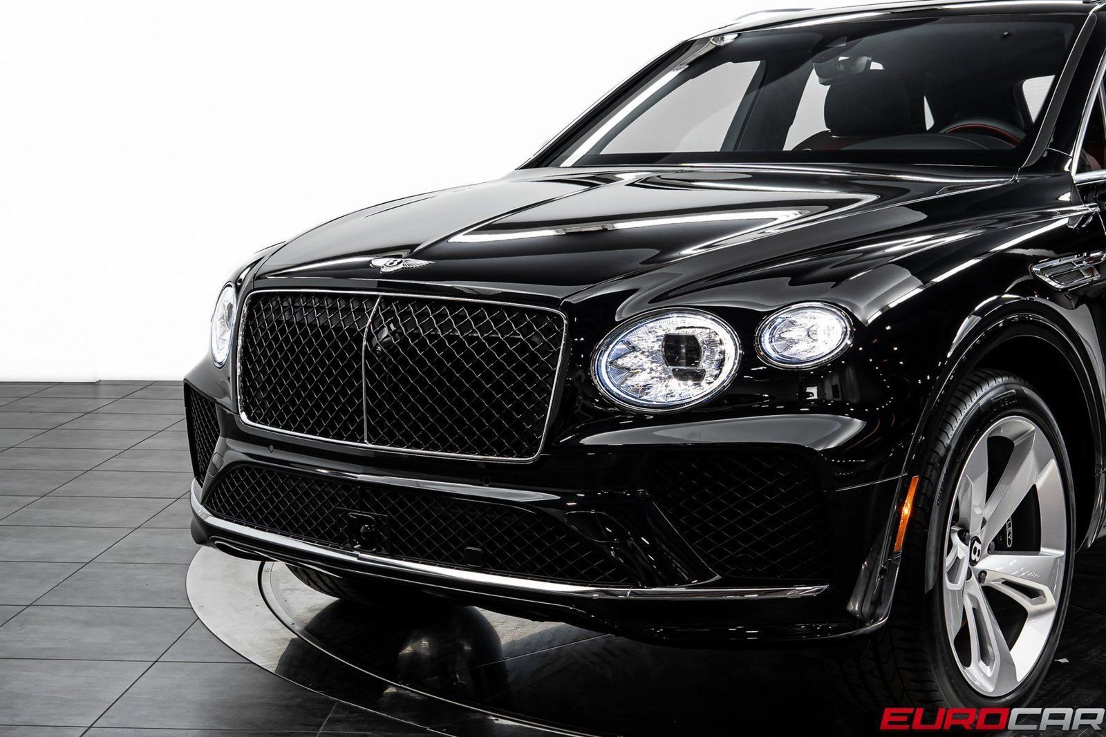 Used 2024 Bentley Bentayga AWD/4WD image 12