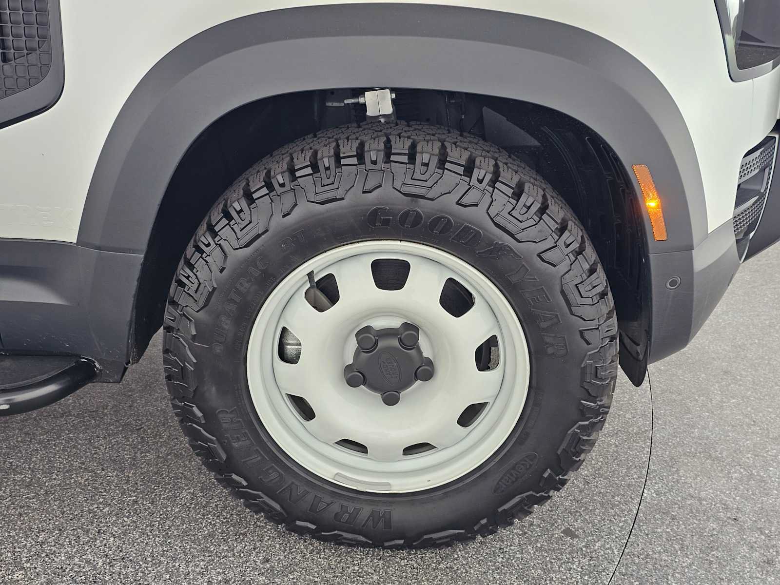 New 2024 Land Rover Defender 110 S AWD/4WD image 9
