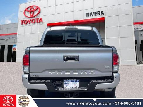 Used 2022 Toyota Tacoma TRD Off-Road w/ Technology Package AWD/4WD image 7