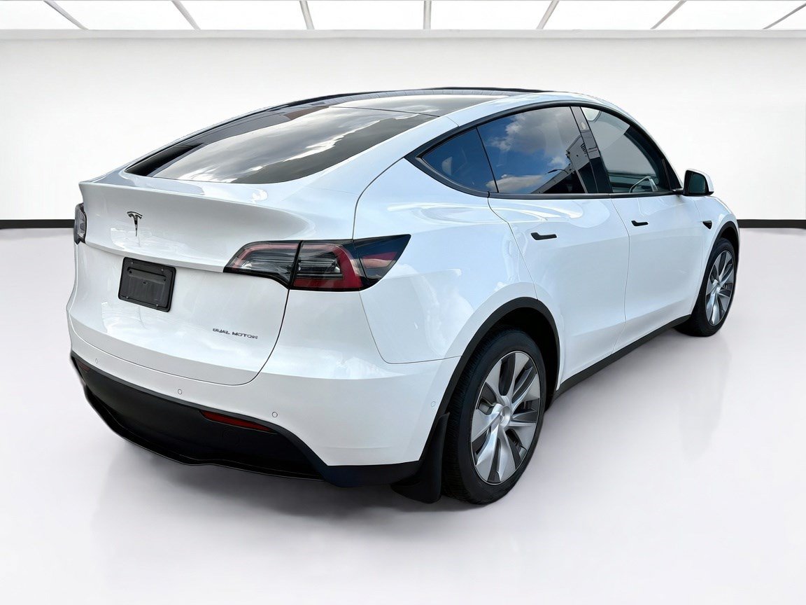 Used 2022 Tesla Model Y Long Range AWD/4WD image 4