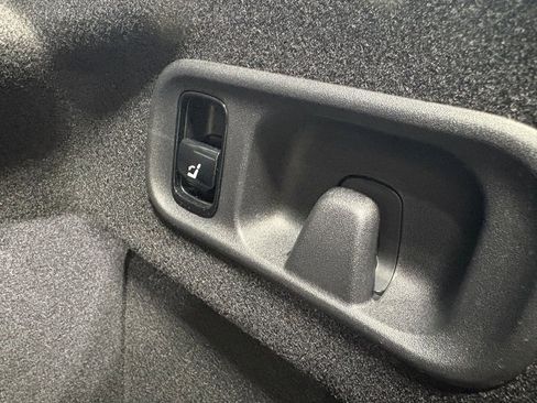 Used 2023 Mercedes-Benz C 43 AMG 4MATIC Sedan image 36