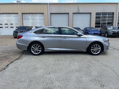 Used 2022 Honda Accord LX image 4