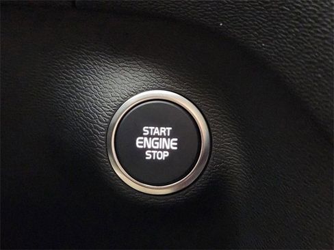 New 2025 Volvo XC40 B5 Core w/ Protection Package Premier image 21