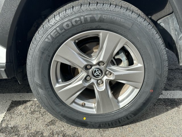 Certified 2025 Toyota RAV4 XLE AWD/4WD image 30