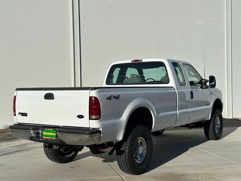 Used 2003 Ford F250 4x4 SuperCab Super Duty image 4