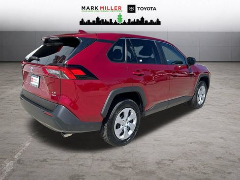 Certified 2025 Toyota RAV4 LE AWD/4WD image 6