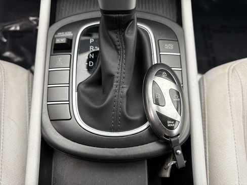 Used 2024 Hyundai Kona SE image 23