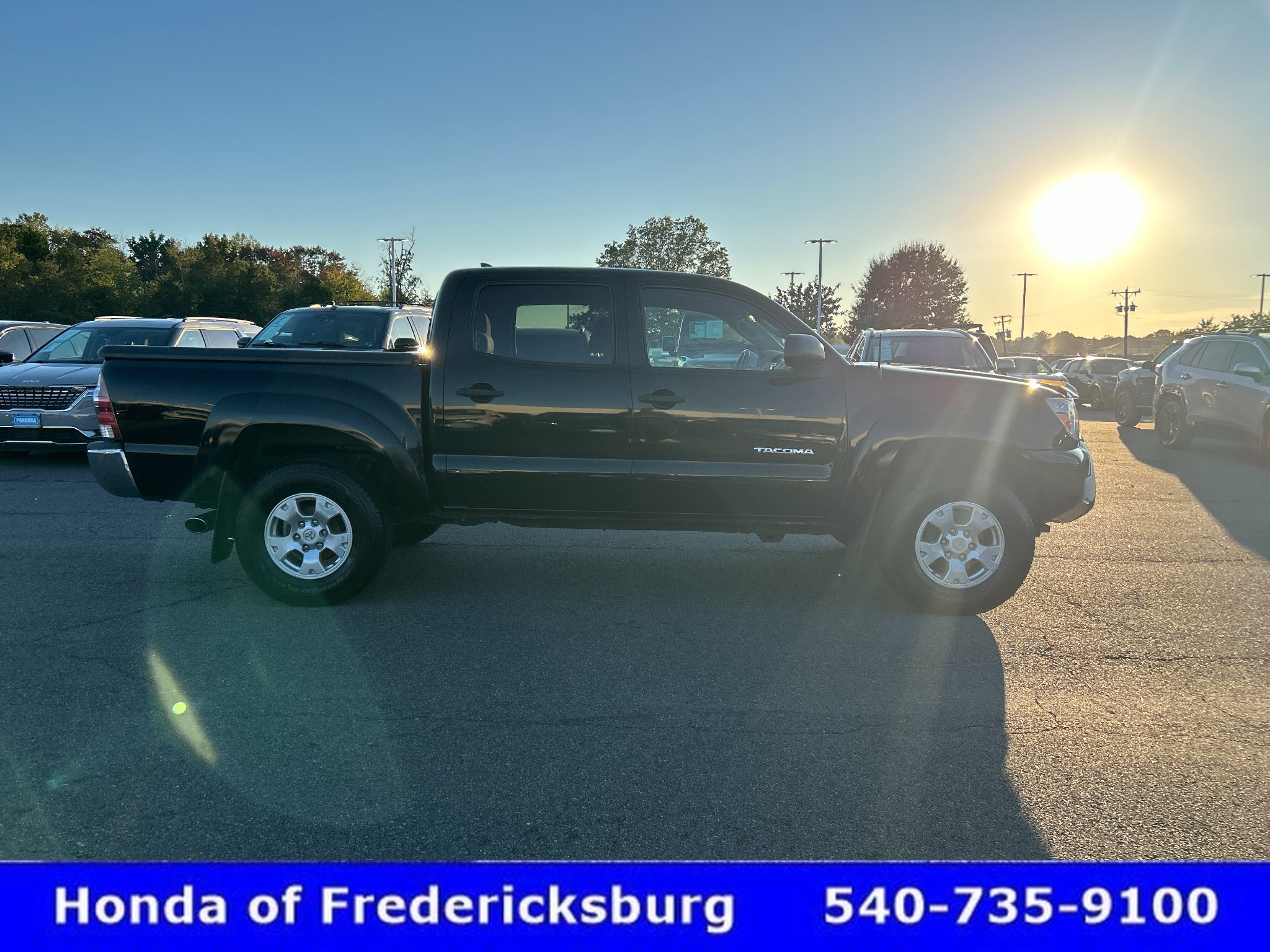 Used 2015 Toyota Tacoma 4x4 Double Cab w/ SR5 Package image 7
