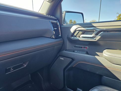 Used 2022 GMC Sierra 1500 AT4 w/ AT4 Preferred Package image 25