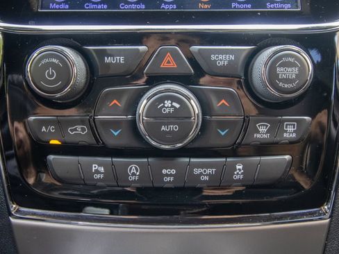 Used 2020 Jeep Grand Cherokee Altitude RWD image 30