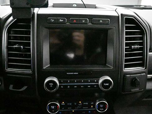 Used 2019 Ford Expedition Max Limited w/ Equipment Group 301A AWD/4WD image 18