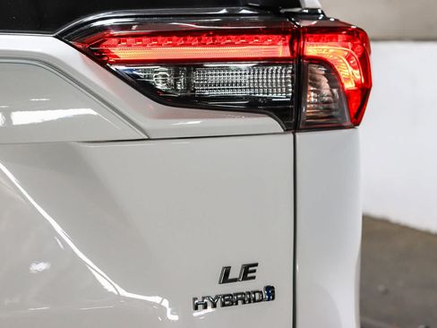 Certified 2024 Toyota RAV4 LE AWD/4WD image 13