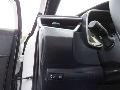 Certified 2025 Toyota Corolla SE w/ SE Package image 32