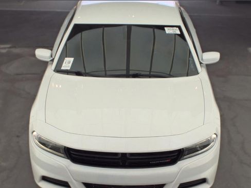 Used 2022 Dodge Charger SXT RWD image 3