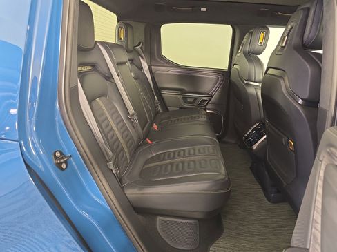 Used 2022 Rivian R1T Launch Edition image 22