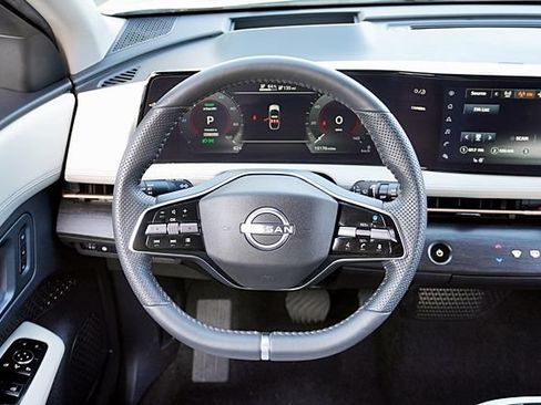 Used 2024 Nissan Ariya AWD image 19