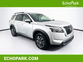 Used 2025 Nissan Pathfinder SV FWD video 1