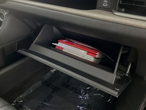 Used 2025 Toyota Grand Highlander AWD Hybrid image 35