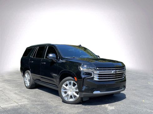 Used 2023 Chevrolet Tahoe High Country w/ Premium Package 2 AWD/4WD image 2