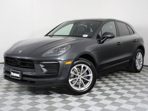 Used 2025 Porsche Macan image 35