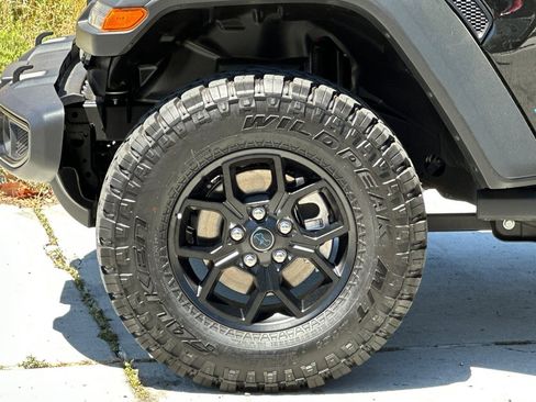 Used 2025 Jeep Wrangler Unlimited Sport S 4xe AWD/4WD image 26