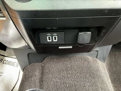 Used 2018 Ford F150 XLT w/ Equipment Group 302A Luxury AWD/4WD image 16