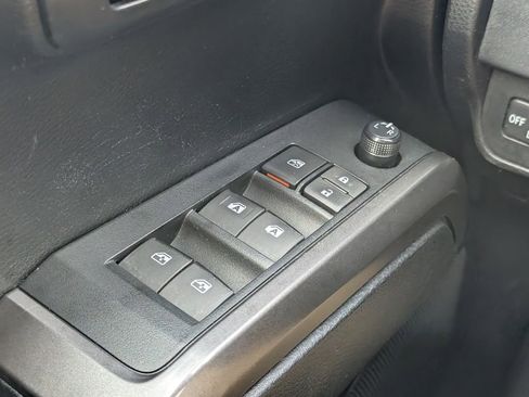 Used 2021 Toyota Tacoma TRD Off-Road image 12