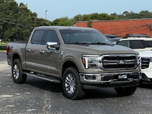 Used 2025 Ford F150 Lariat w/ Equipment Group 501A Mid AWD/4WD image 12