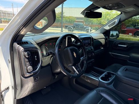 Used 2019 Chevrolet Silverado 1500 LTZ w/ LTZ Premium Package AWD/4WD image 12