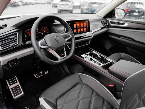 New 2026 Volkswagen Atlas Peak Edition image 5