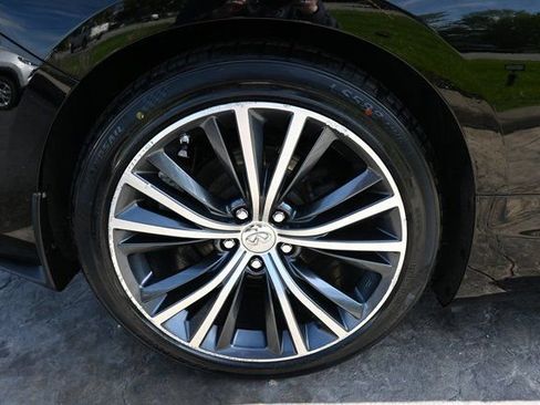 Used 2018 INFINITI Q60 3.0t Luxe image 12