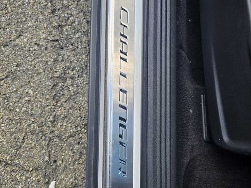 Used 2014 Dodge Challenger SXT Plus RWD image 17