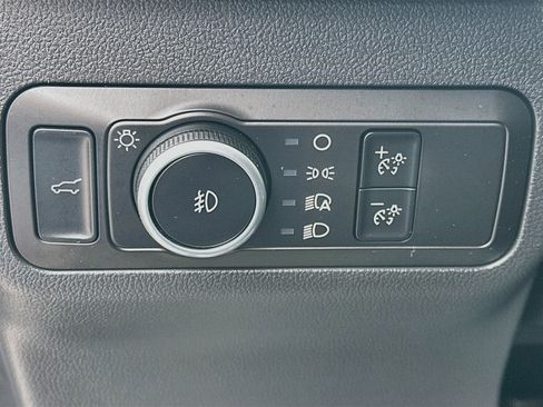 Used 2025 Ford Escape Platinum AWD/4WD image 16