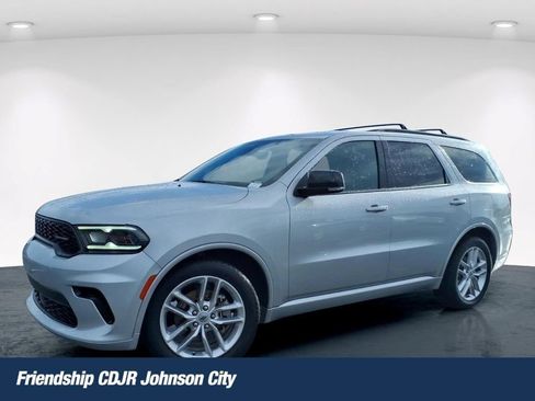 Used 2024 Dodge Durango GT RWD image 1