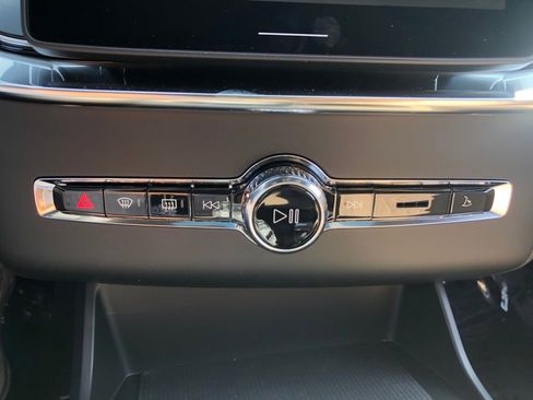 New 2026 Volvo XC90 B6 Plus w/ Protection Package Premier image 28