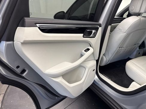 Certified 2024 Porsche Macan Turbo AWD/4WD image 17