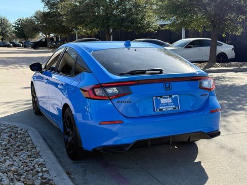Used 2025 Honda Civic Sport image 3