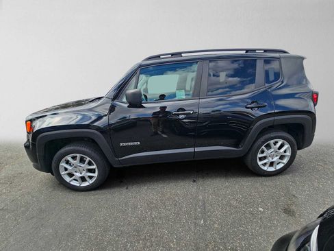 Used 2022 Jeep Renegade Latitude AWD/4WD image 6