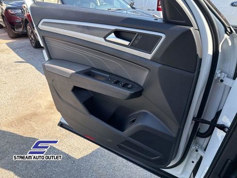 Used 2022 Volkswagen Atlas SEL R-Line image 35